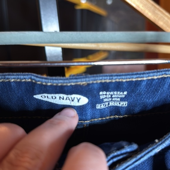 Old Navy Rockstar 24/7 Sculpt High Rise Super Skinny Jeans Dark Wash Size 2 - Picture 6 of 8